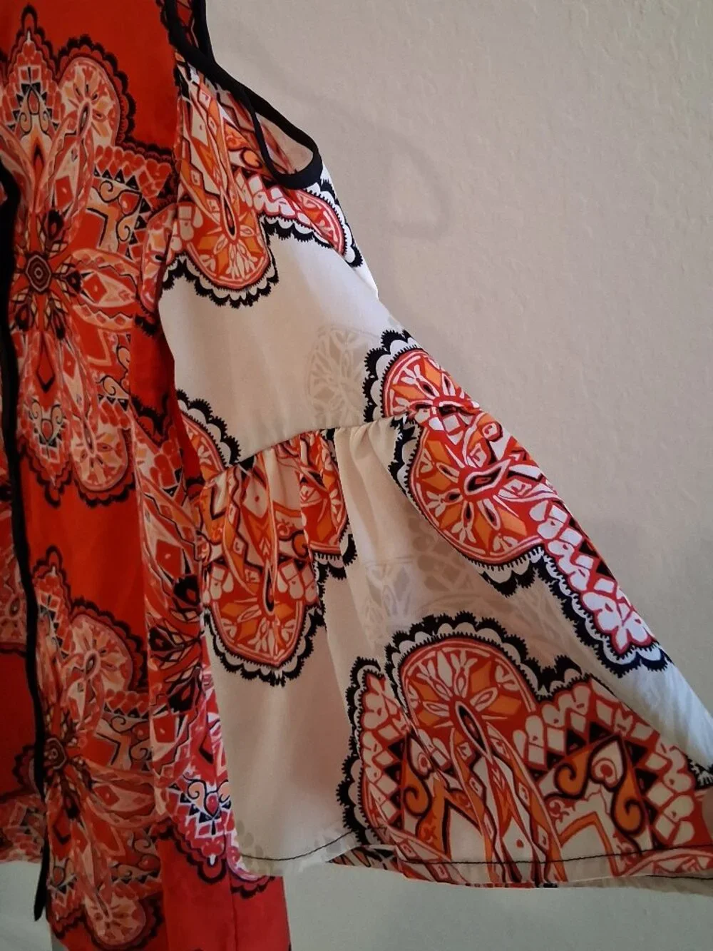 Chico’s Cold Shoulder Ruffle Bell Sleeve Blouse Size 0 Orange Mandala Paisley - Picture 8 of 9